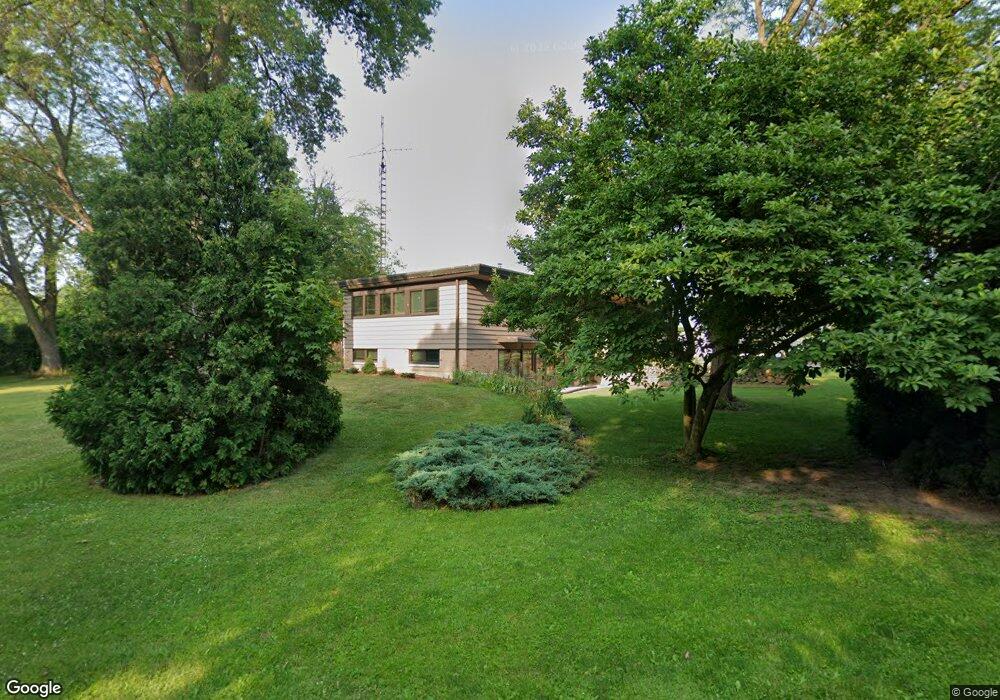 705 Riverview Dr, Bluffton, IN 46714 - photo 1