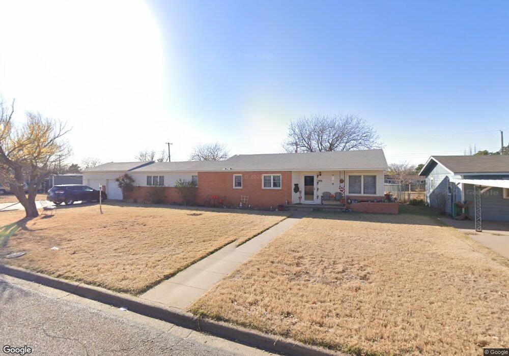 1405 Utica St, Plainview, TX 79072 - photo 1