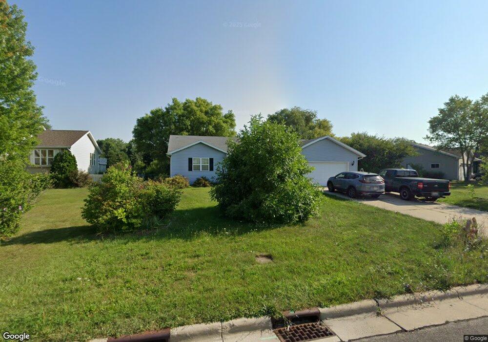 664 E Countryside Dr, Evansville, WI 53536 - photo 1