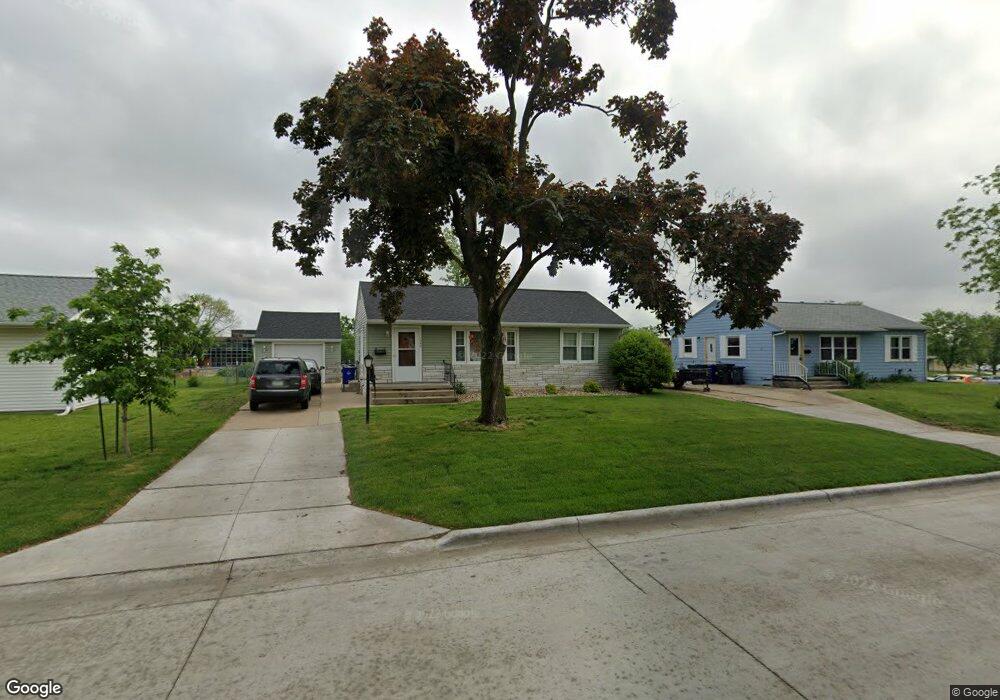 1249 20th St SW, Cedar Rapids, IA 52404 - photo 1