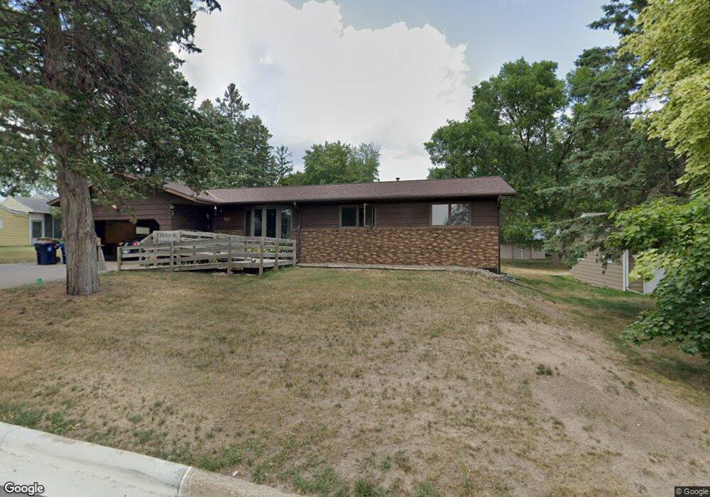 811 Linda Ln, Sauk Rapids, MN 56379 - photo 1