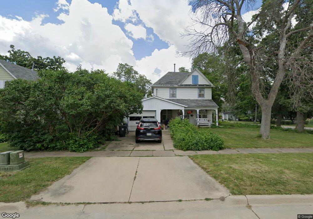 1403 Parkway Ave, Cedar Falls, IA 50613 - photo 1