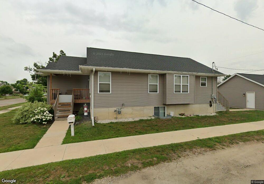 953 N St SW, Cedar Rapids, IA 52404 - photo 1