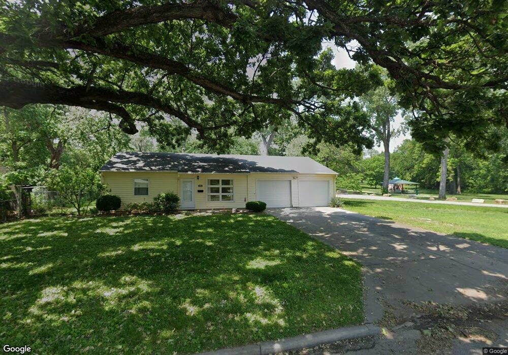 2403 SW Buchanan St, Topeka, KS 66611 - photo 1