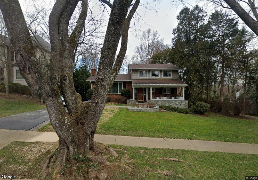 7202 Thrasher Rd, McLean, VA 22101 - photo 1