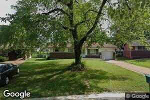 2440 Castle Dr, Saint Louis, MO 63136