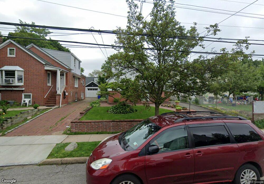 36 Edgewood Rd, Port Washington, NY 11050 - photo 1