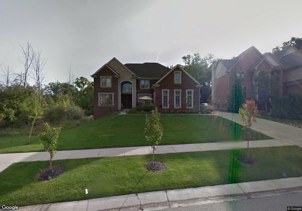 5535 Hampshire Dr, West Bloomfield, MI 48322 - photo 1