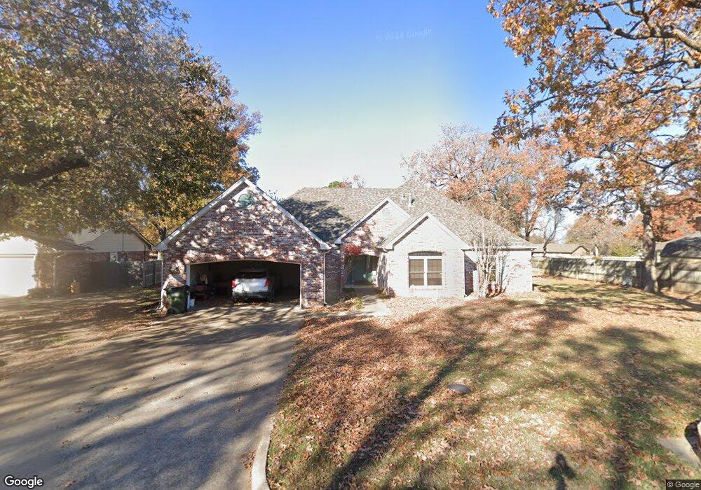 1107 Oakwood Cir, Henryetta, OK 74437 - photo 1