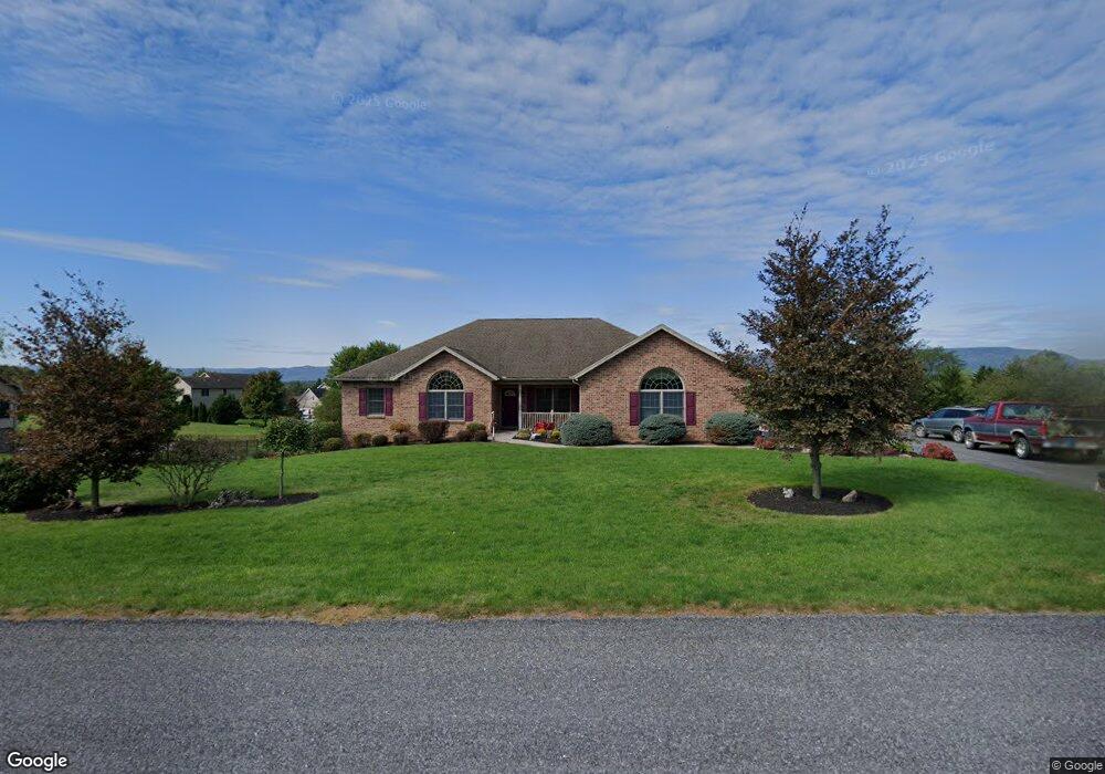 612 Devon Dr, Chambersburg, PA 17201 - photo 1