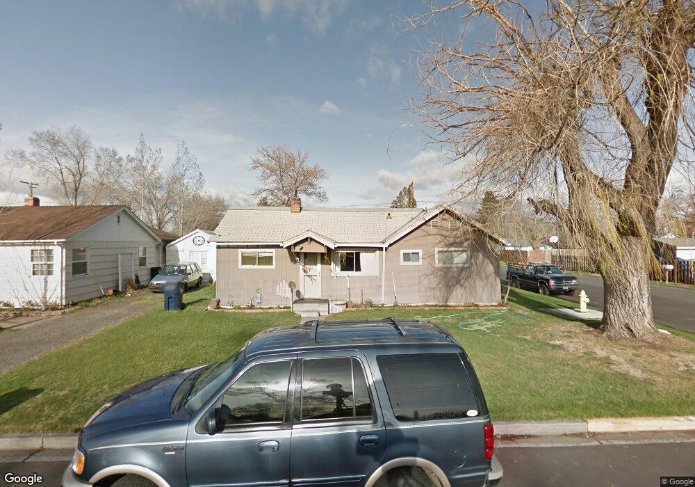 207 SW 2nd St, Redmond, OR 97756 - photo 1