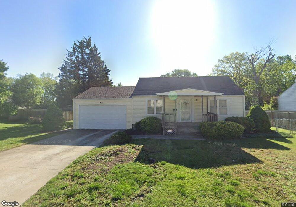 620 SW Randolph Ave, Topeka, KS 66606 - photo 1