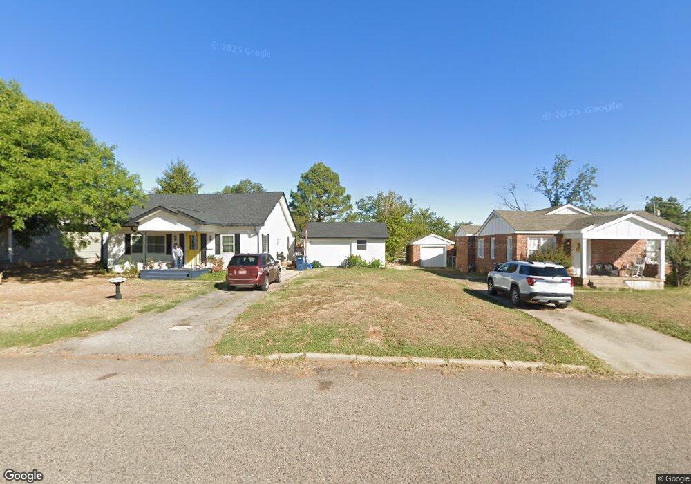 228 W Midland St, Shawnee, OK 74804 - photo 1