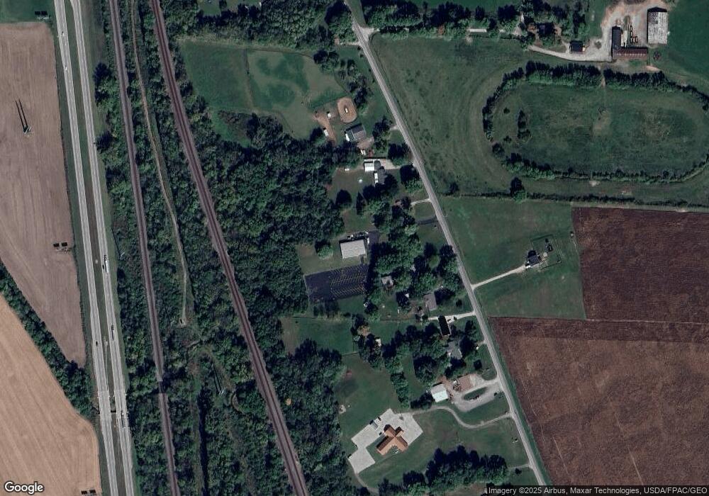 2489 N Court St, Circleville, OH 43113 - photo 1