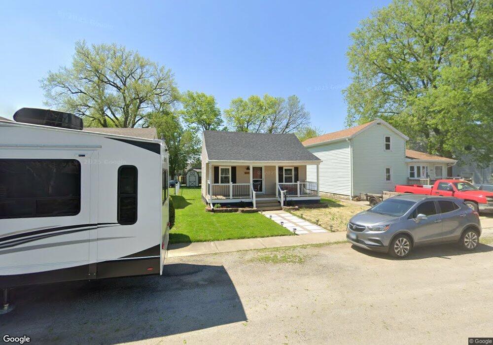 1007 Decatur St, Lincoln, IL 62656 - photo 1