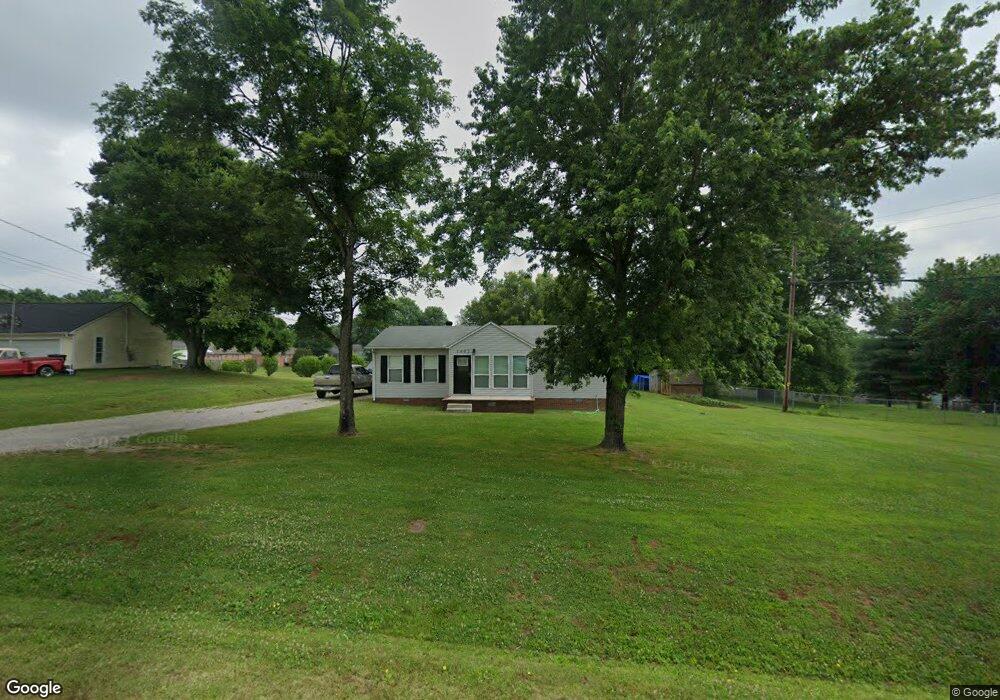 1405 Tower Dr, Columbia, TN 38401 - photo 1