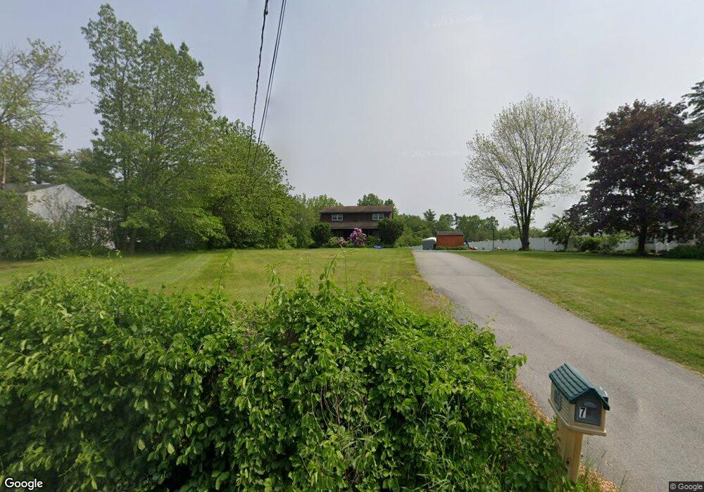 7 Lawrence Rd, Derry, NH 03038 - photo 1