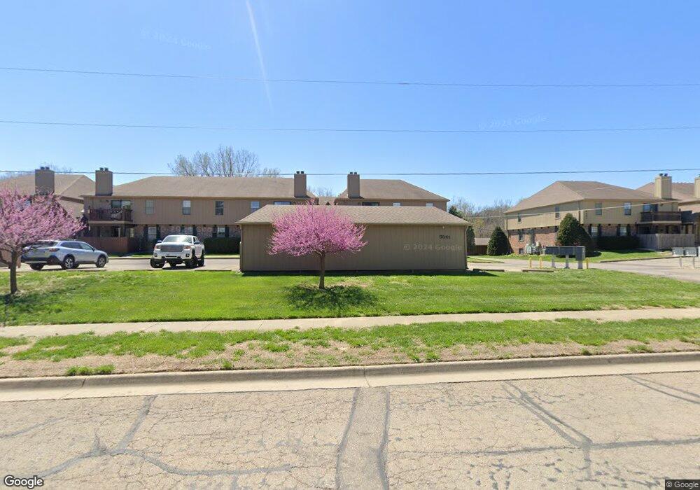 5641 SW Foxcroft Cir S unit 206, Topeka, KS 66614 - photo 1