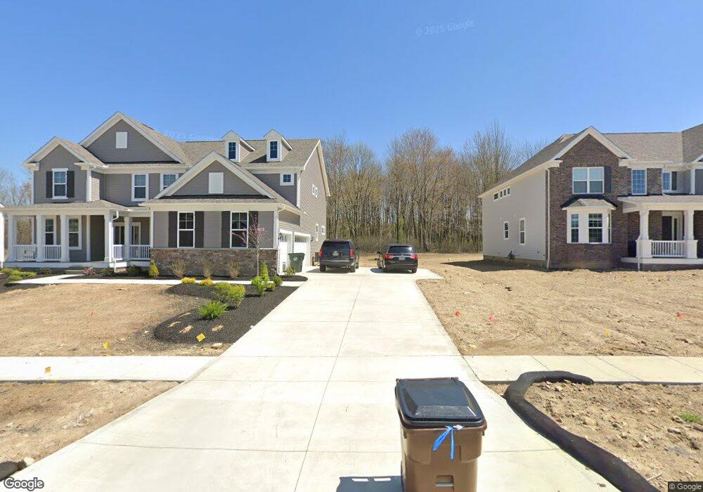 784 Nancy Dr, Aurora, OH 44202 - photo 1