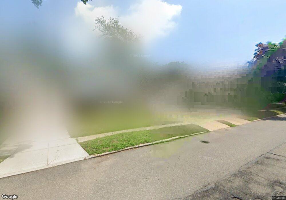 8423 262nd St, Floral Park, NY 11001 - photo 1