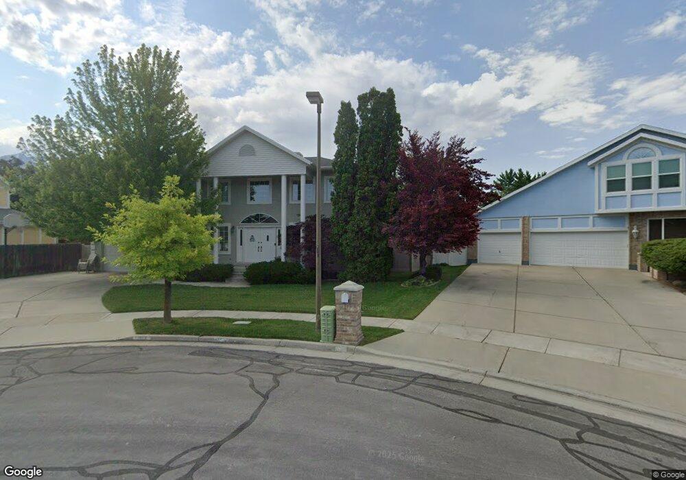 1928 Stalbridge Cir, Sandy, UT 84093 - photo 1