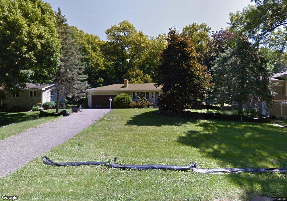 242 Glenbrook Rd N, Wayzata, MN 55391 - photo 1