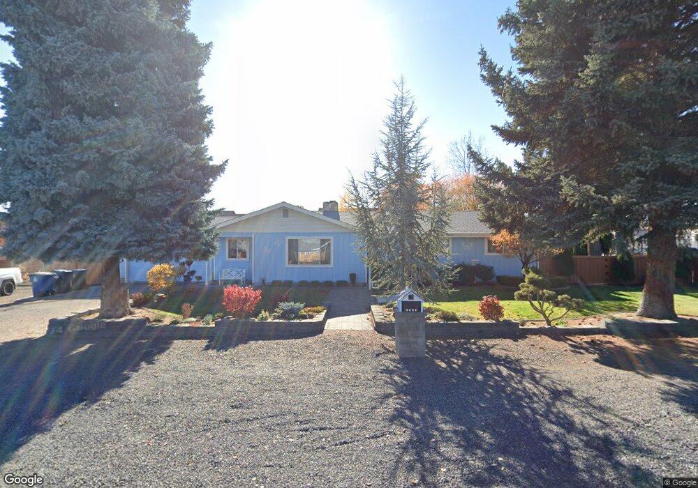 2054 SW Reindeer Ave, Redmond, OR 97756 - photo 1