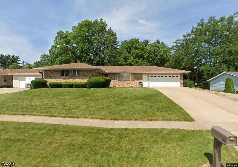 2026 Balsam Dr SW, Cedar Rapids, IA 52404 - photo 1