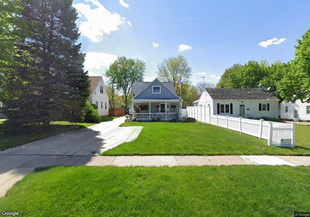 1920 W 7th St, Waterloo, IA 50702 - photo 1