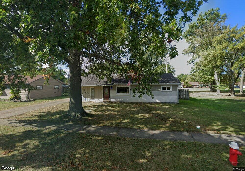 754 Kenilworth Ave, Sheffield Lake, OH 44054 - photo 1