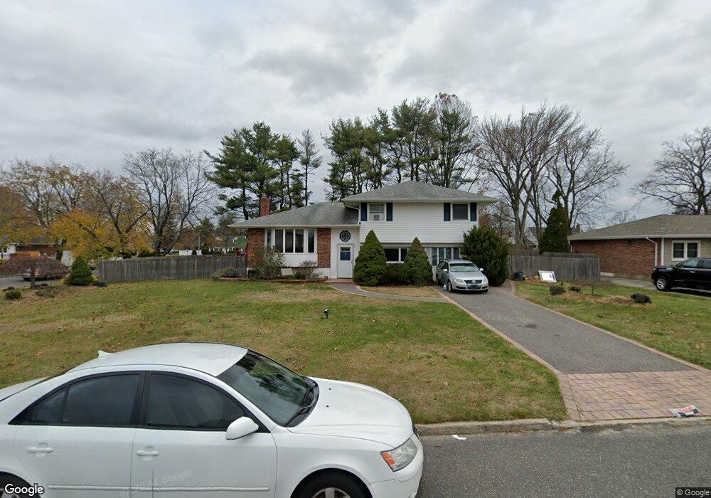 1 Speaker St, ComMacK, NY 11725 - photo 1