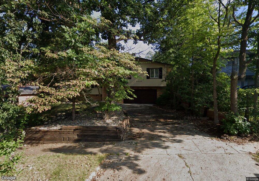 3515 Skyline Dr, Des Moines, IA 50310 - photo 1