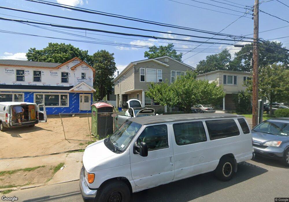 37 Dunwood Rd, Port Washington, NY 11050 - photo 1