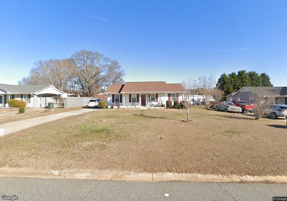 312 Crest Dr, Inman, SC 29349 - photo 1