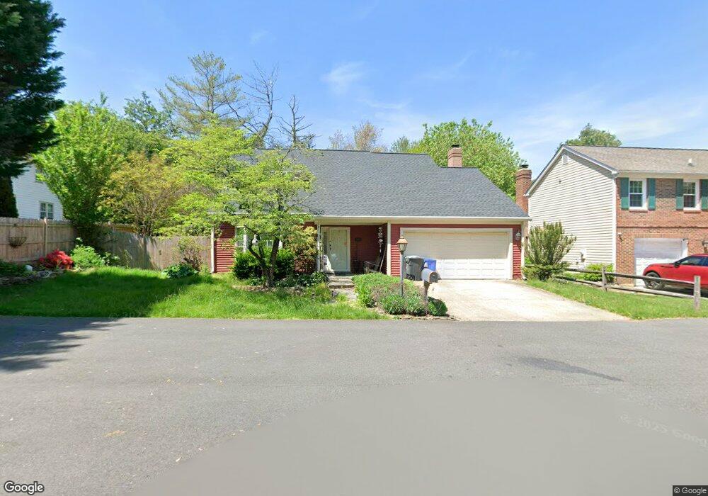 4006 Hunting Pines Ct, Fairfax, VA 22032 - photo 1