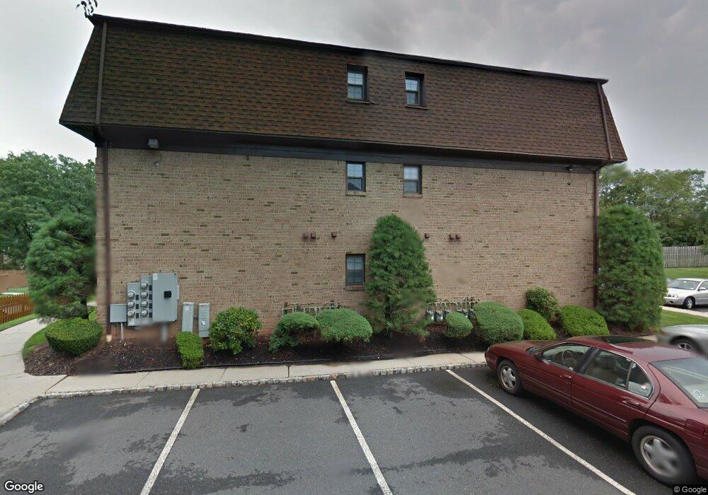 401 Newport Ct, Fords, NJ 08863 - photo 1