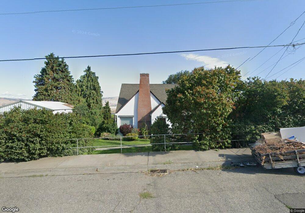 2303 E 14th St, the Dalles, OR 97058 - photo 1