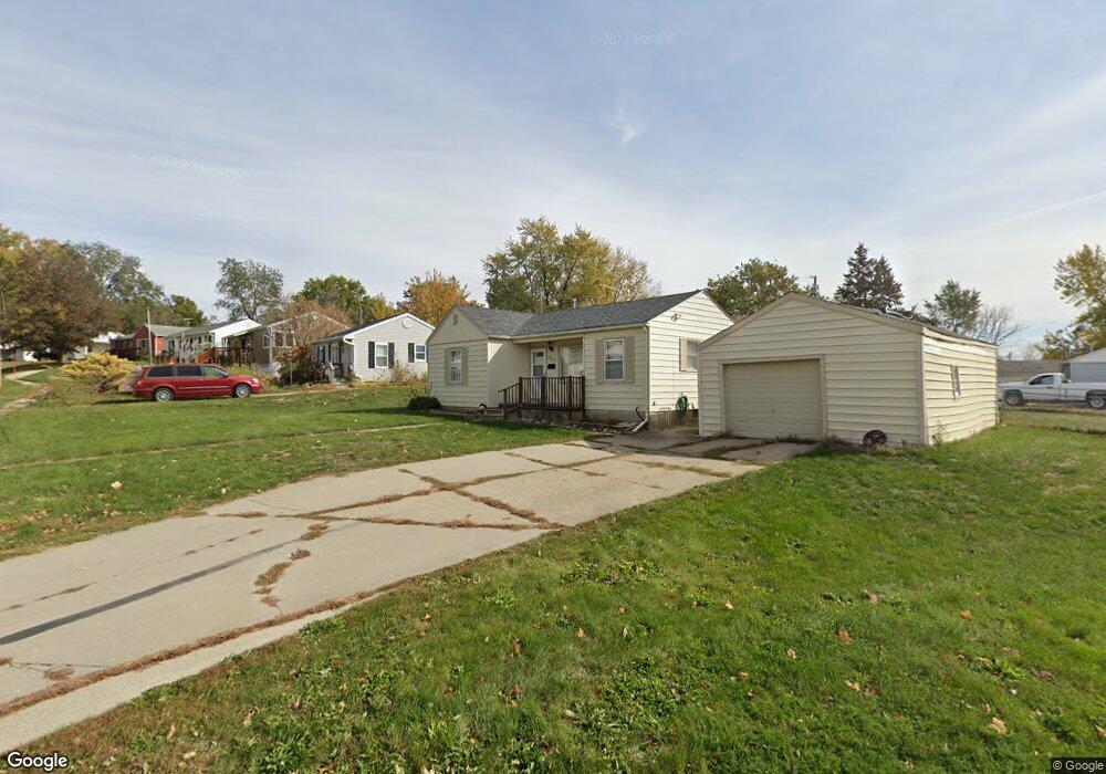 702 E 20th St S, Newton, IA 50208 - photo 1