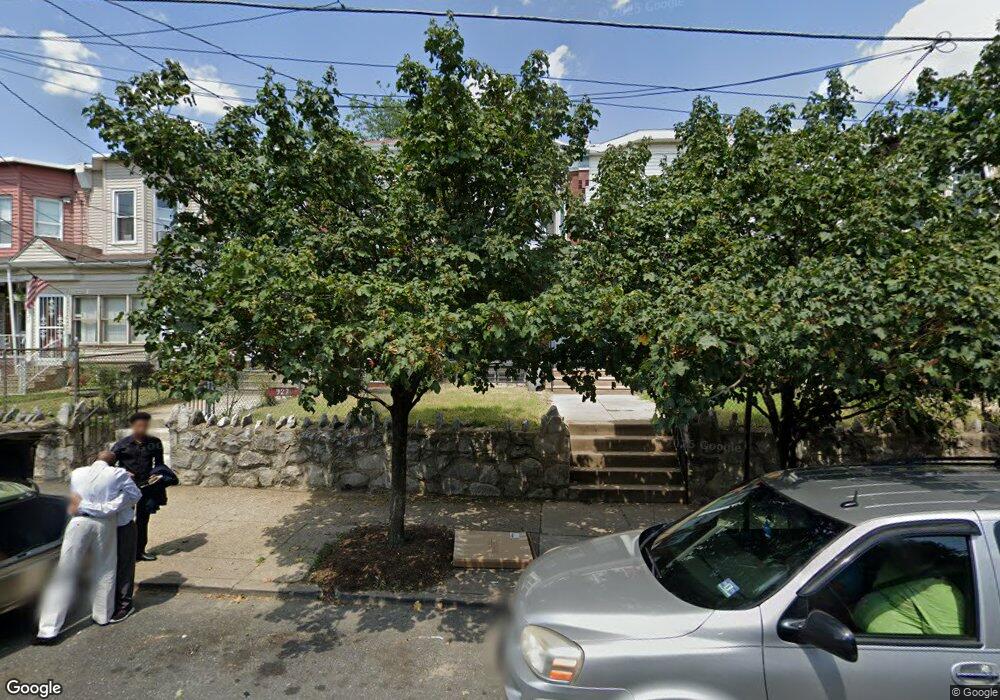 927 Vine St, Camden, NJ 08102 - photo 1