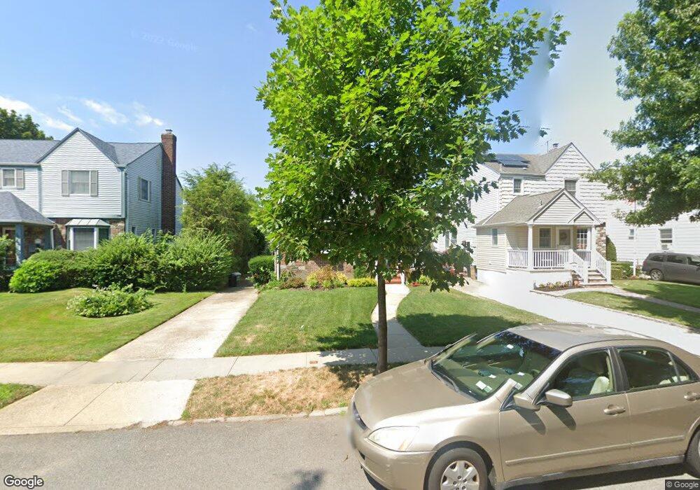 8440 248th St, Bellerose, NY 11426 - photo 1