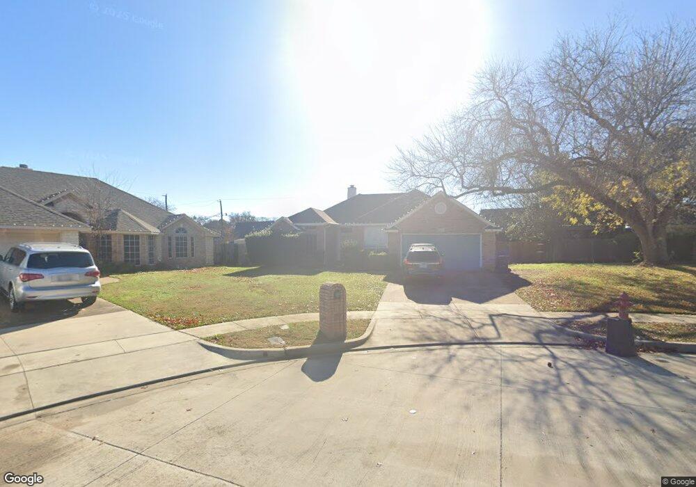 5340 Lynda Ct, North Richland Hills, TX 76180 - photo 1