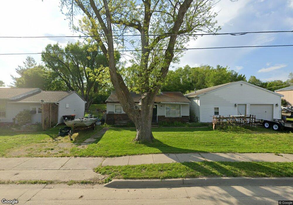925 S Kickapoo St, Lincoln, IL 62656 - photo 1