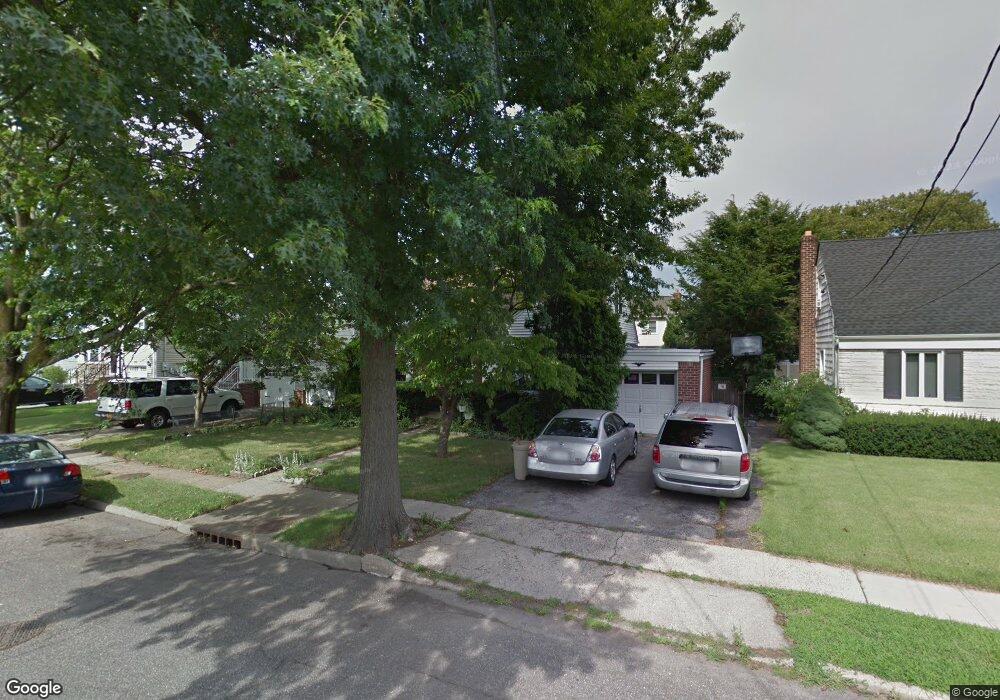 252 Beebe Rd, Mineola, NY 11501 - photo 1