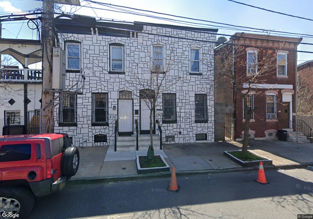 574 Spruce St, Camden, NJ 08103 - photo 1