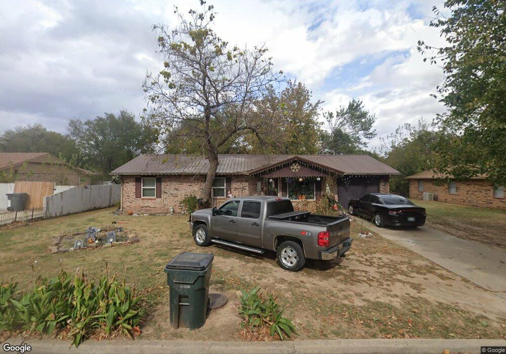 407 Yuchi Dr, Okmulgee, OK 74447 - photo 1