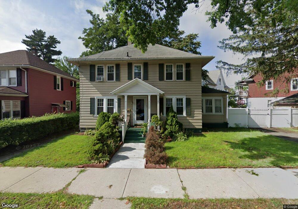 102 Daviston St, Springfield, MA 01108 - photo 1