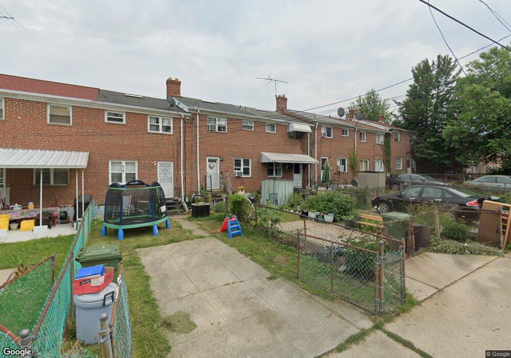 606 Queensgate Rd, Baltimore, MD 21229 - photo 1