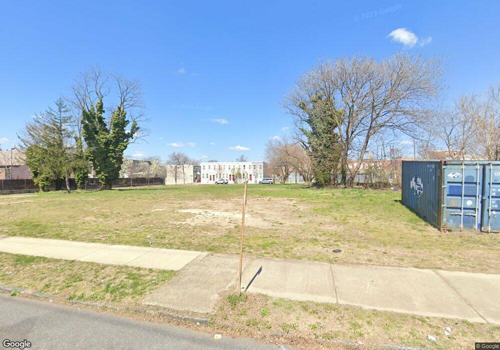 437 Spruce St, Camden, NJ 08103 - photo 1