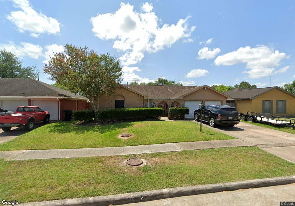 9718 Grenadier Dr, Houston, TX 77089 - photo 1