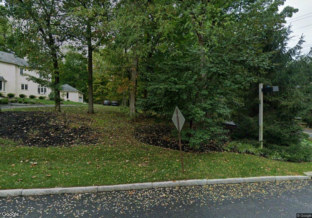 405 Round Hill Rd, Wayne, PA 19087 - photo 1